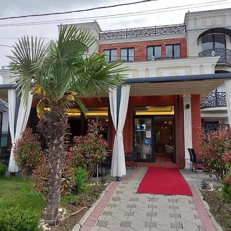 Conti Hotel & Restaurant Gjakova ภายนอก รูปภาพ