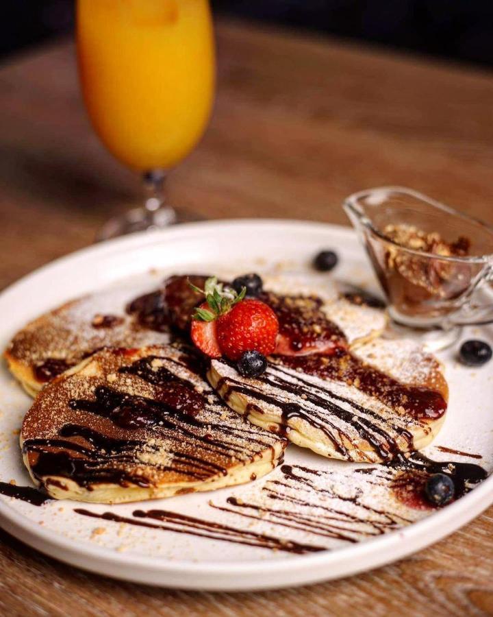 Conti Hotel & Restaurant Gjakova ภายนอก รูปภาพ