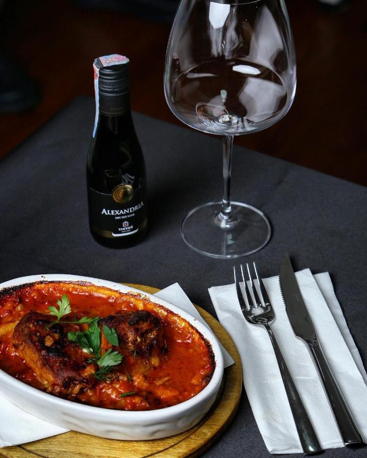 Conti Hotel & Restaurant Gjakova ภายนอก รูปภาพ